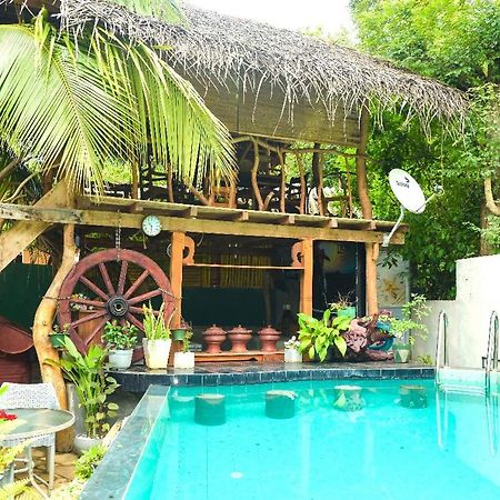 Visu Villa Hotel ハバラナ エクステリア 写真