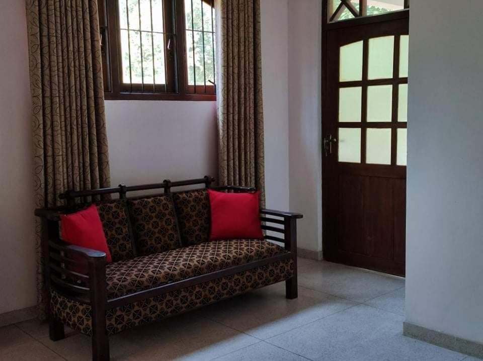 Visu Villa Hotel ハバラナ エクステリア 写真