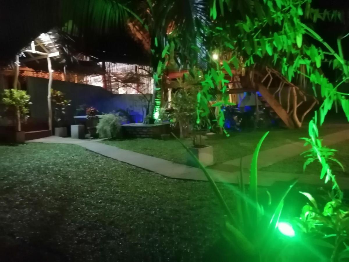 Visu Villa Hotel ハバラナ エクステリア 写真