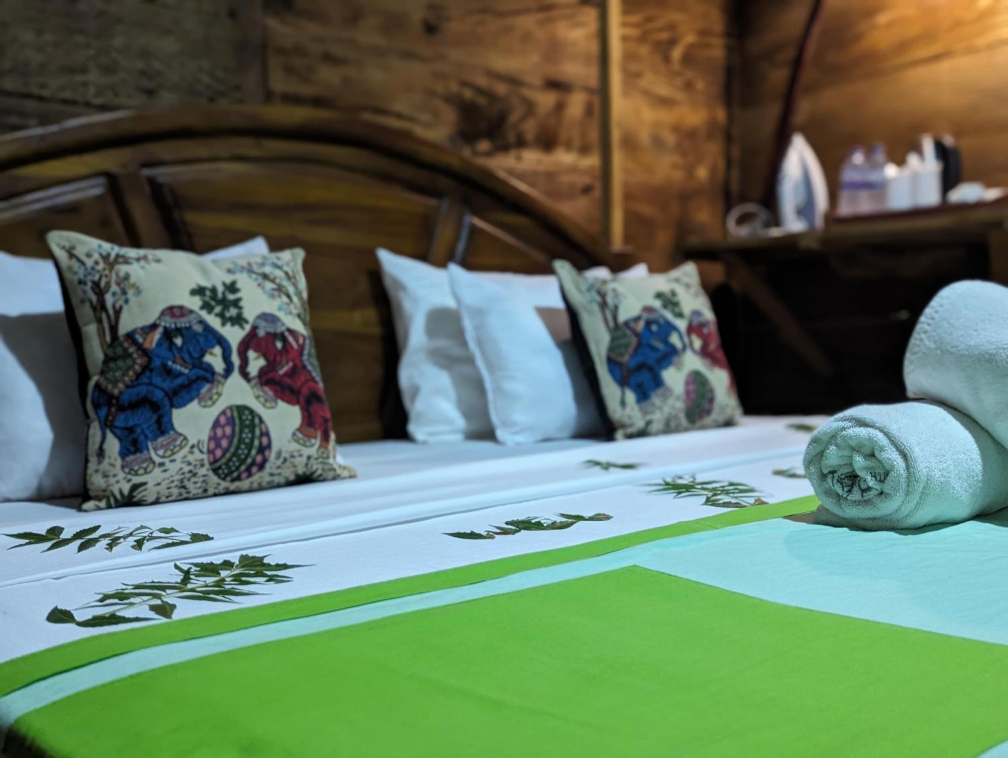 Visu Villa Hotel ハバラナ エクステリア 写真