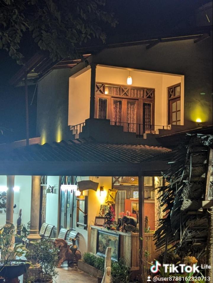 Visu Villa Hotel ハバラナ エクステリア 写真